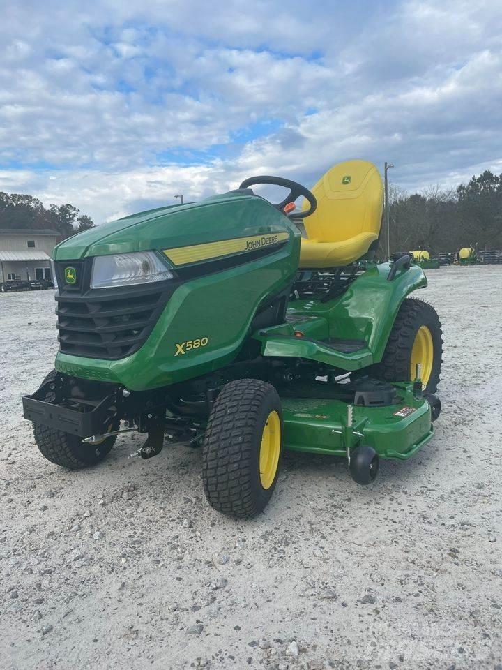 John Deere X580 Самохідні газонокосарки