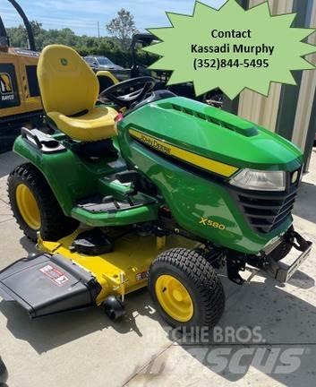 John Deere X580 Трактори
