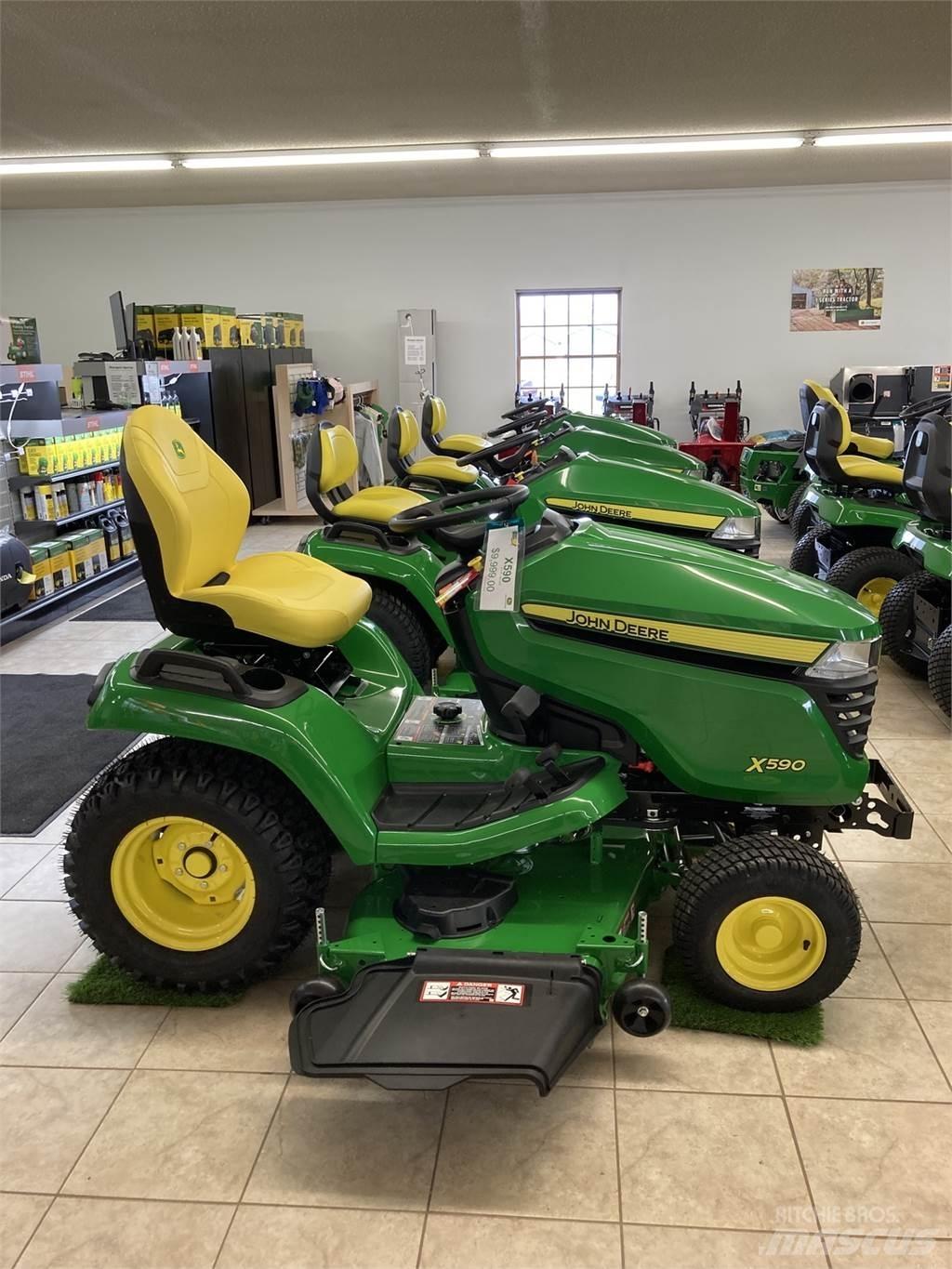 John Deere X590 Трактори