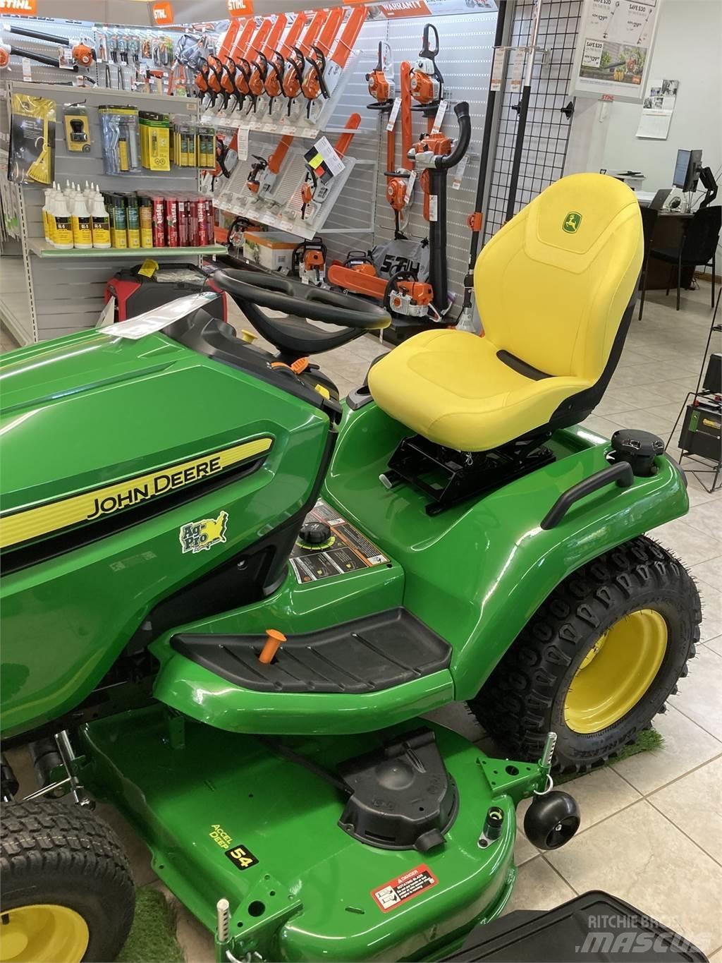 John Deere X590 Трактори