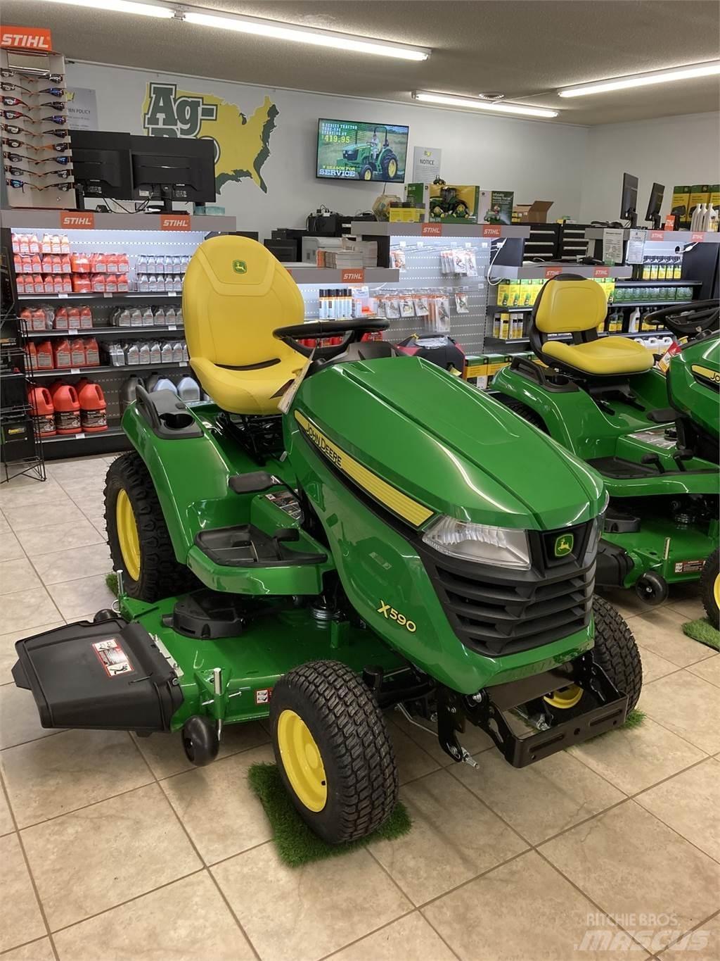 John Deere X590 Трактори