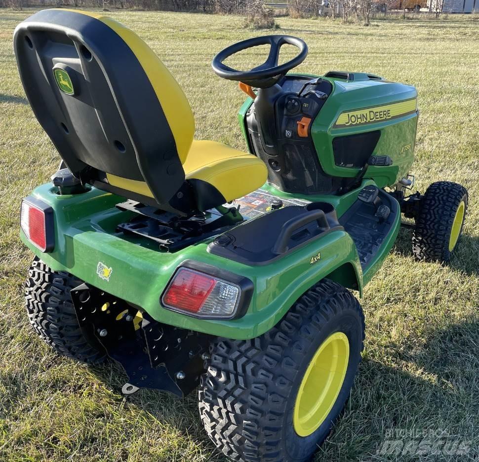 John Deere X738 Трактори