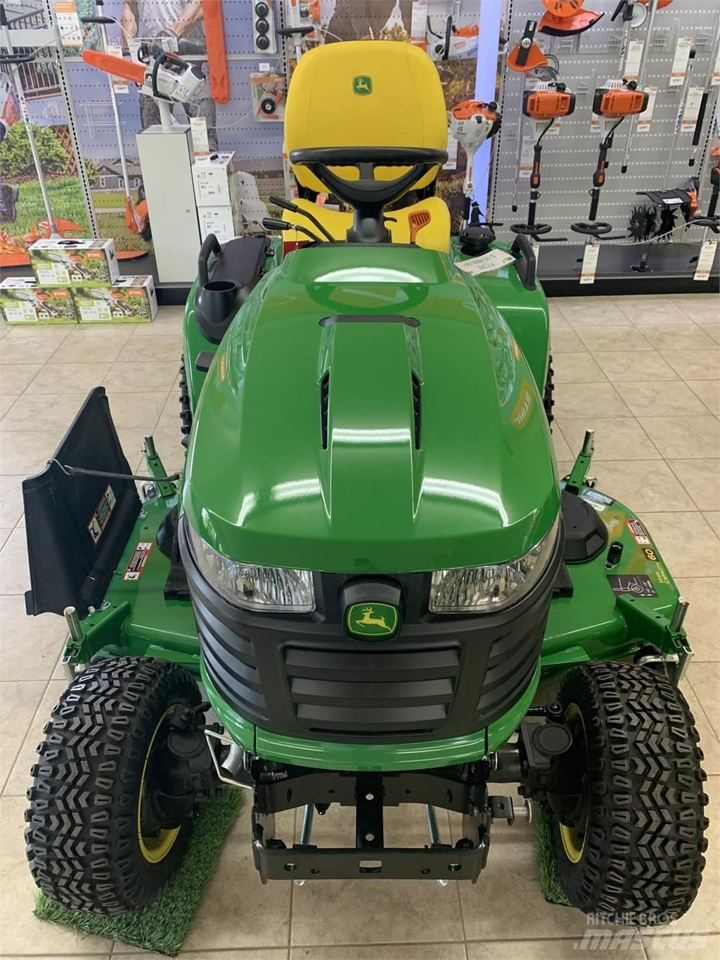 John Deere X738 Трактори
