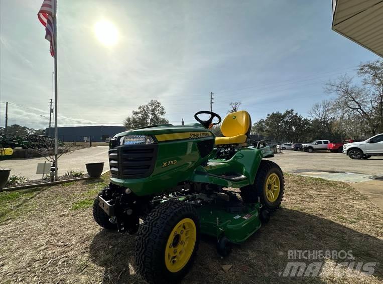 John Deere X739 Трактори