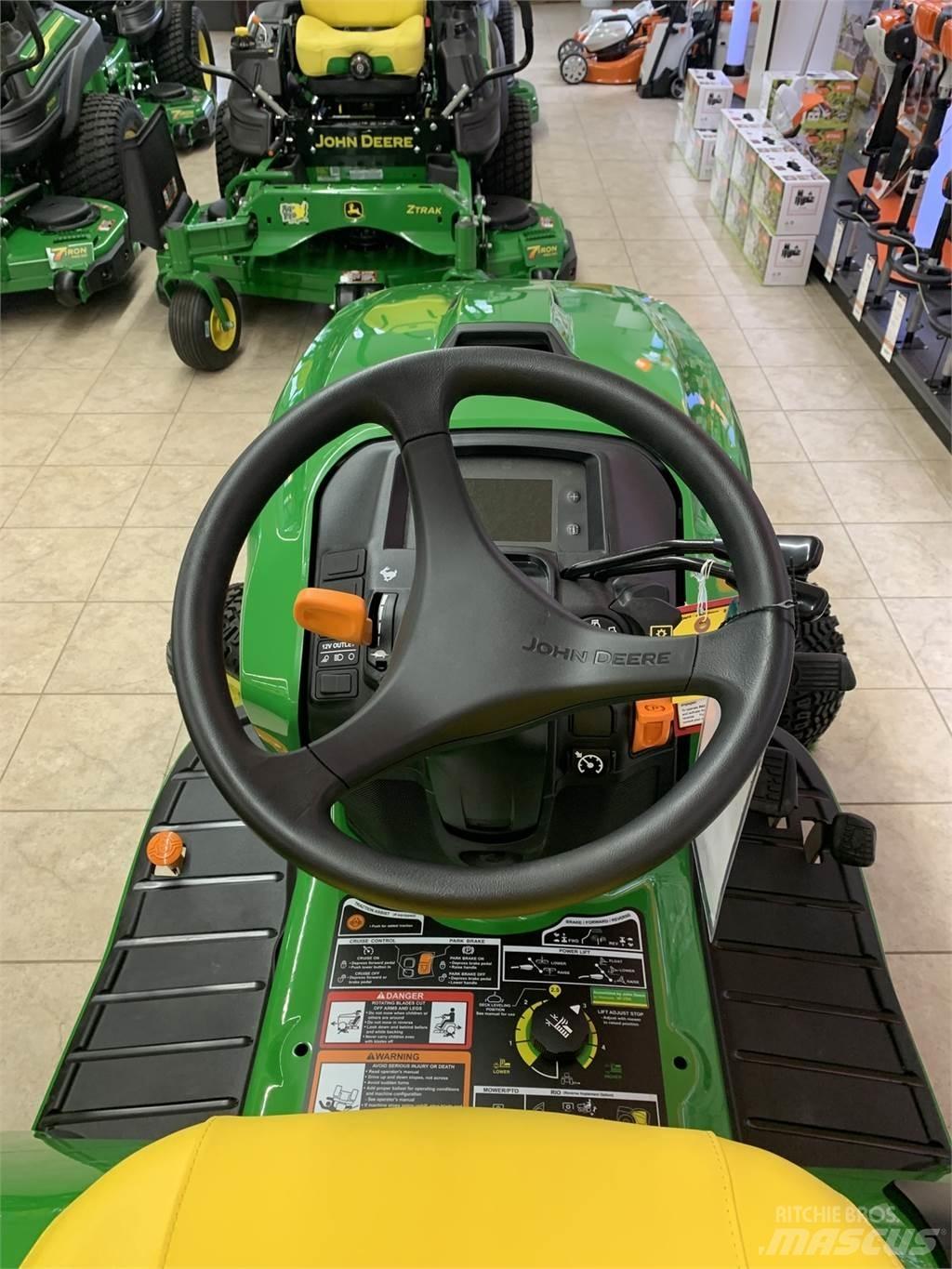 John Deere X739 Трактори