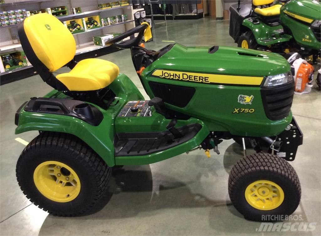 John Deere X750 Трактори