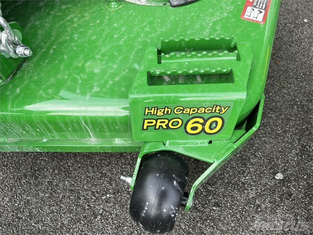 John Deere Z720E Zero turn косарки