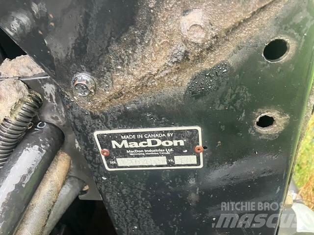 MacDon FD70 Додаткове обладнання для збиральних комбайнів