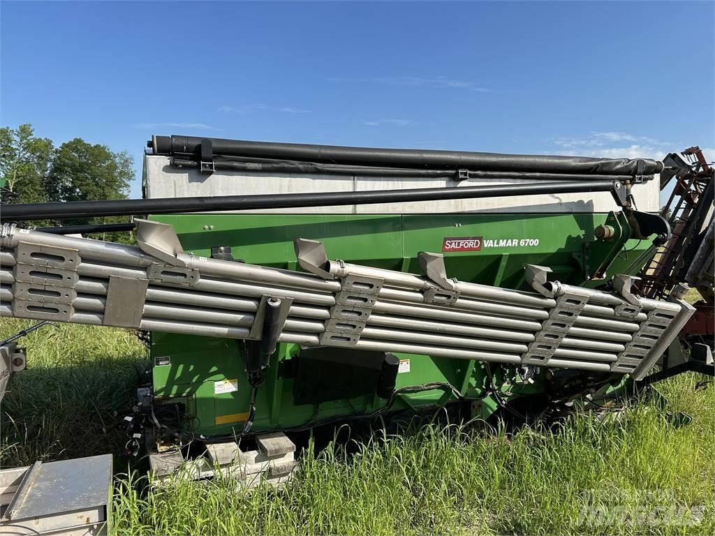 Salford 6700 Причіпні обприскувачі