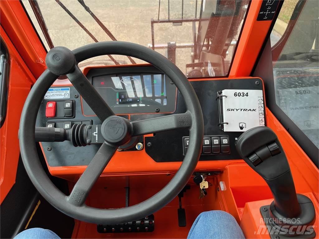 SkyTrak 6034 Телескопічні навантажувачі