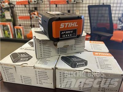 Stihl AP300S Гольф-мобілі