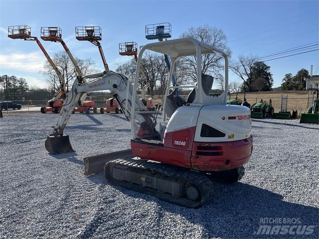 Takeuchi TB240 Міні-екскаватори < 7т