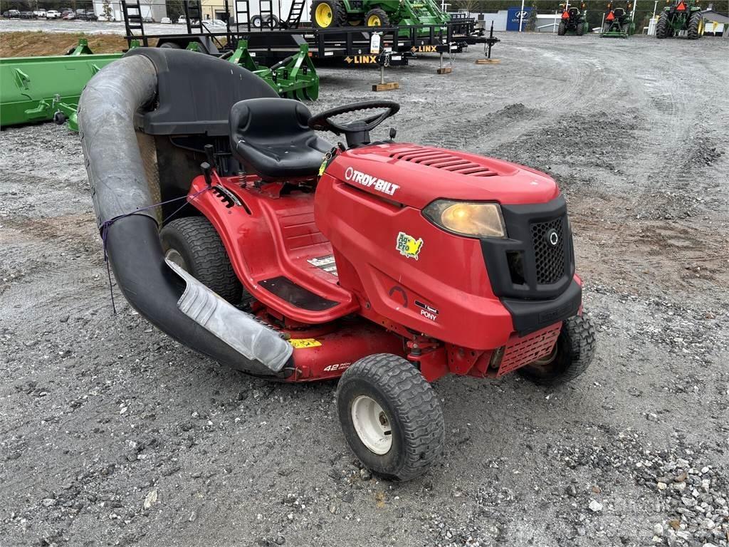 Troy-Bilt Pony Самохідні газонокосарки