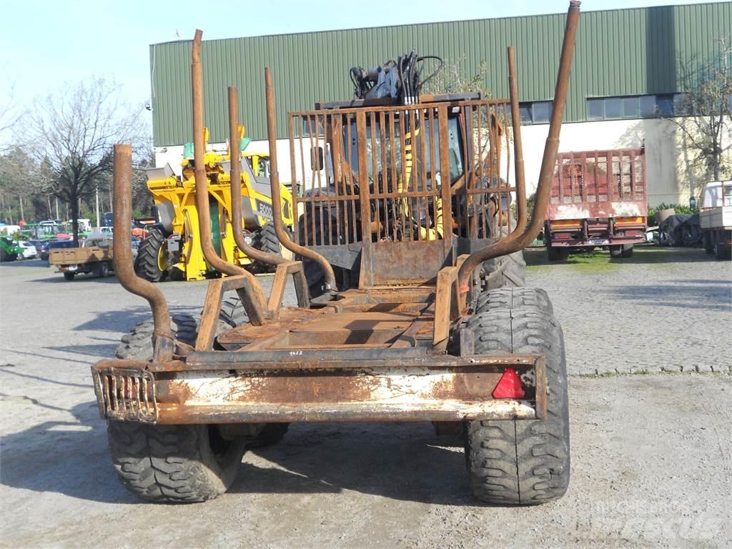 Valtra N121 Крани-навантажувачі