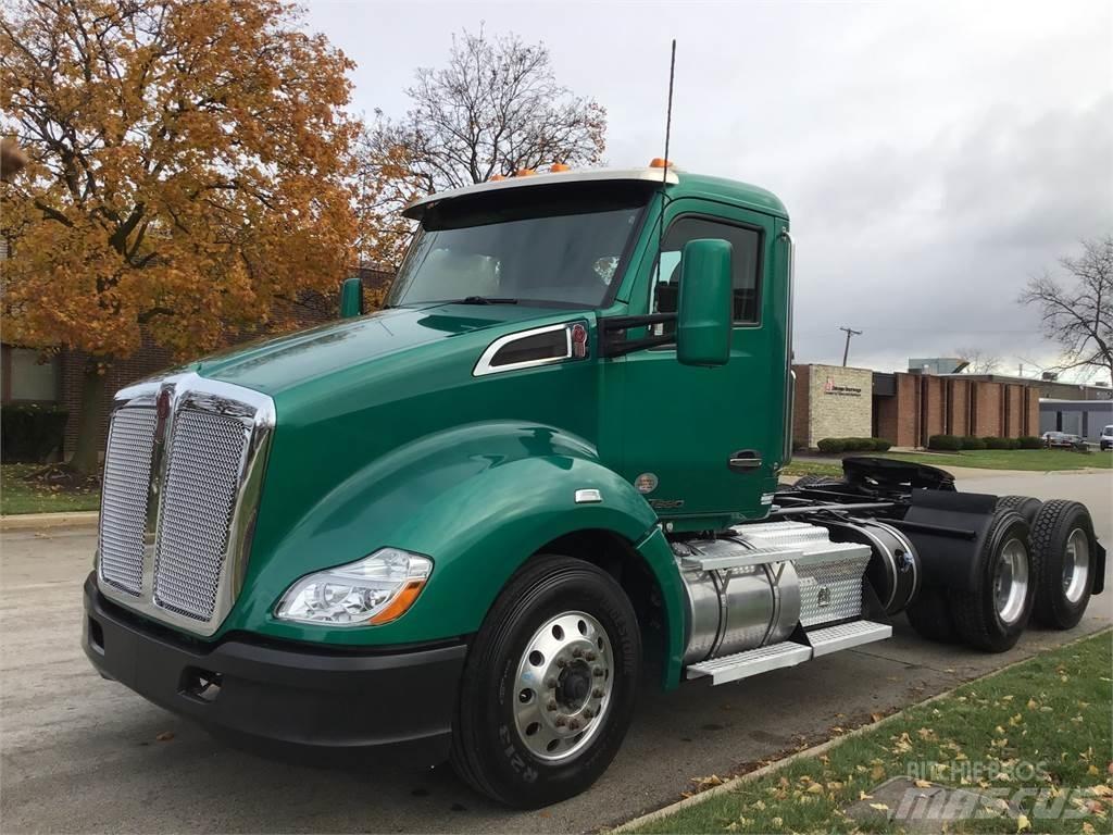 Kenworth T680 Тягачі