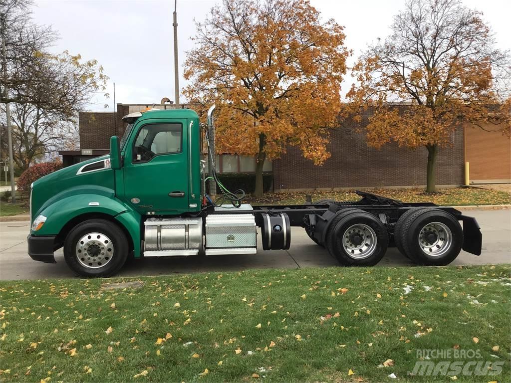 Kenworth T680 Тягачі