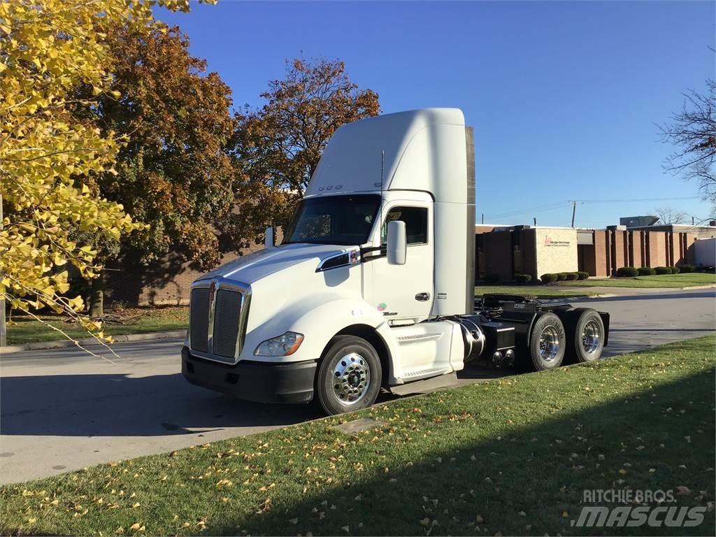 Kenworth T680 Тягачі