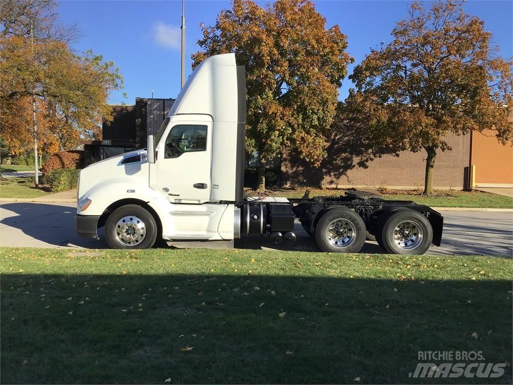 Kenworth T680 Тягачі