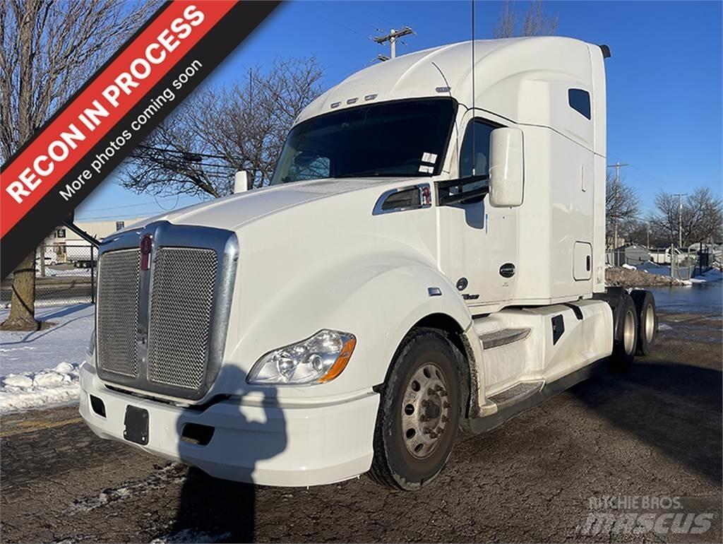 Kenworth T680 Тягачі