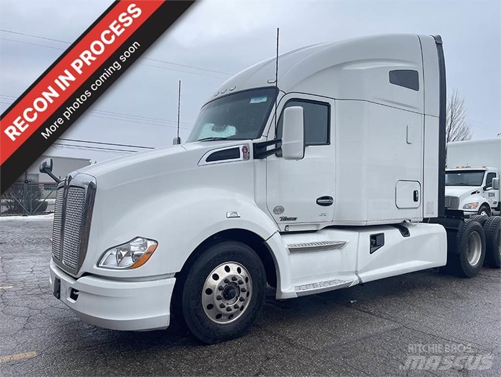 Kenworth T680 Тягачі