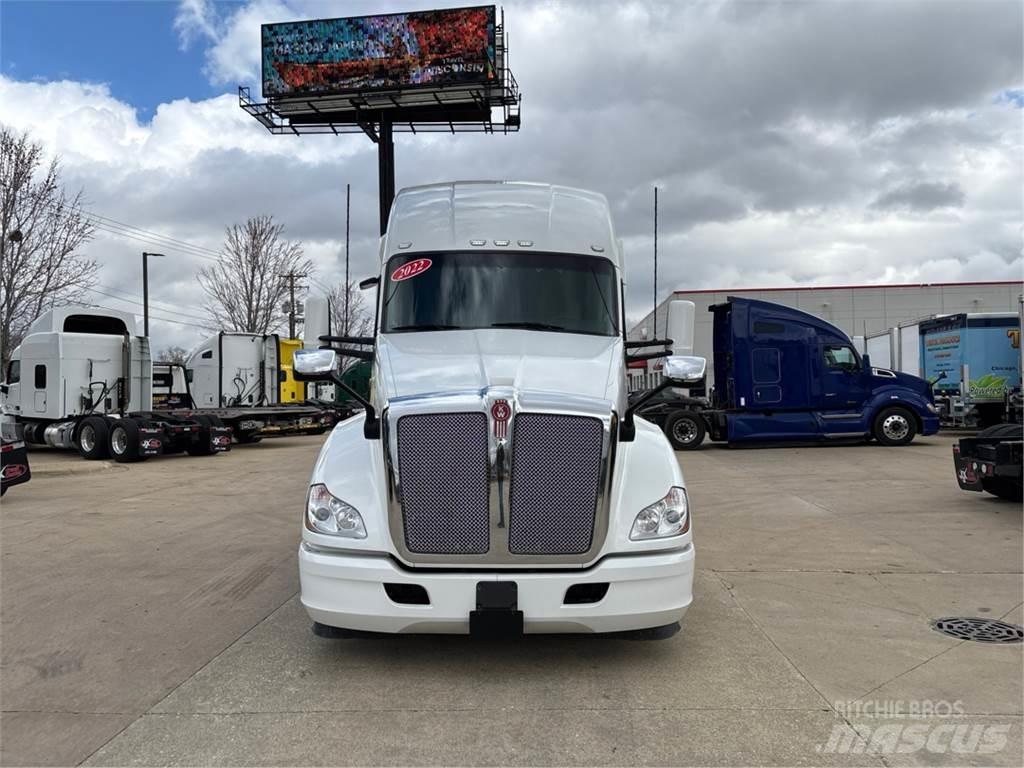 Kenworth T680 Тягачі