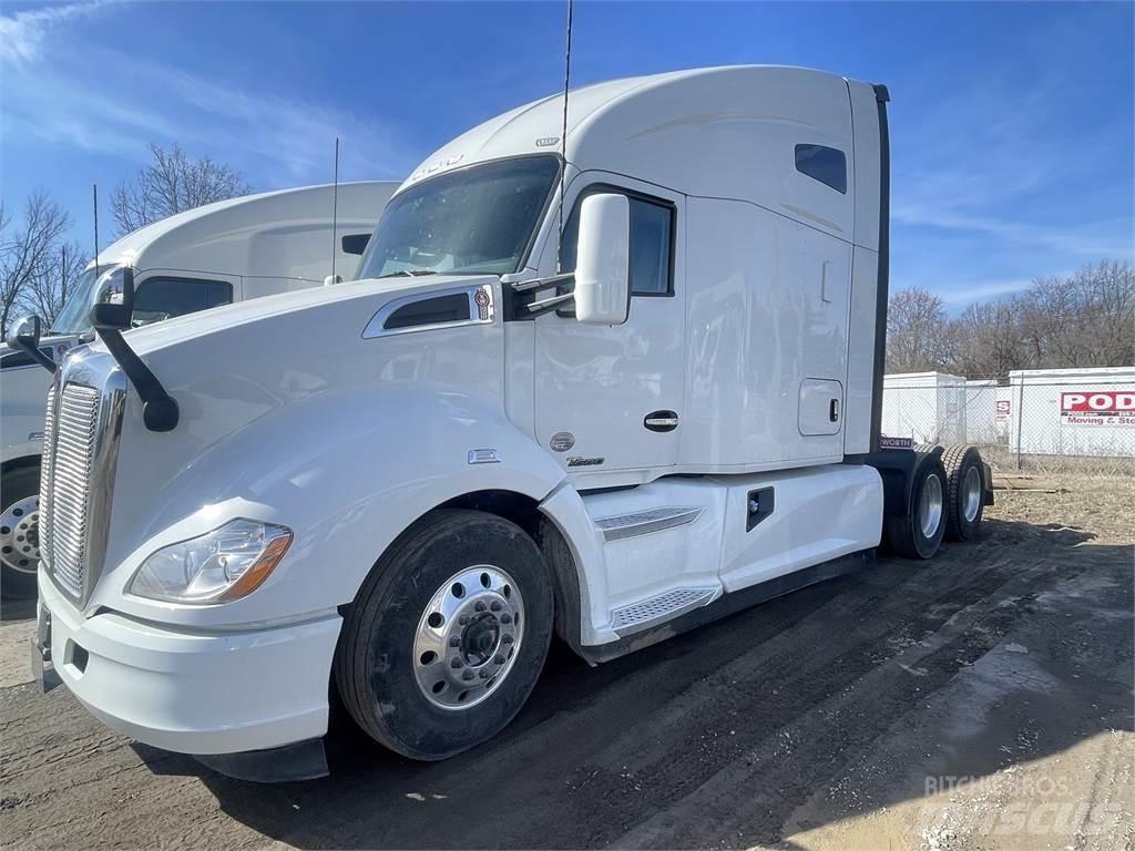 Kenworth T680 Тягачі