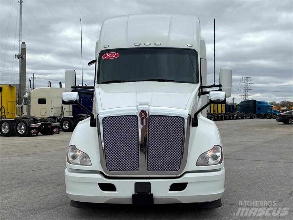 Kenworth T680 Тягачі