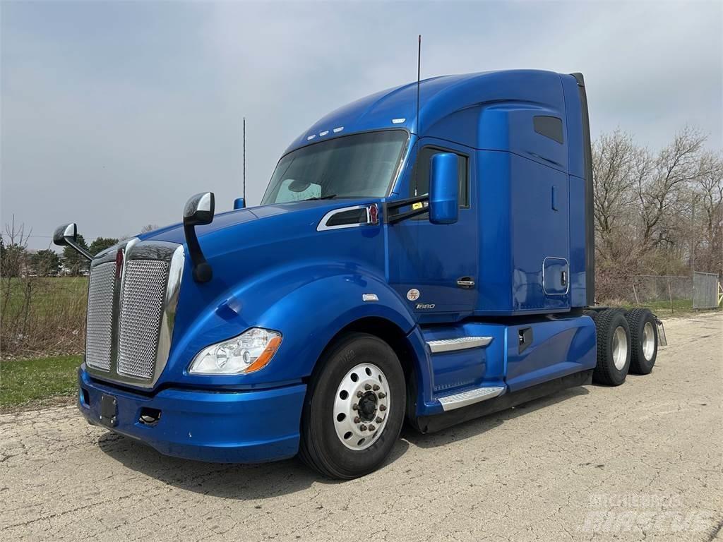 Kenworth T680 Тягачі