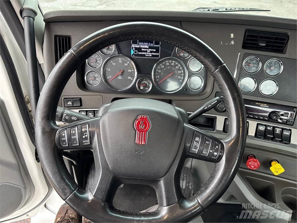 Kenworth T680 Тягачі