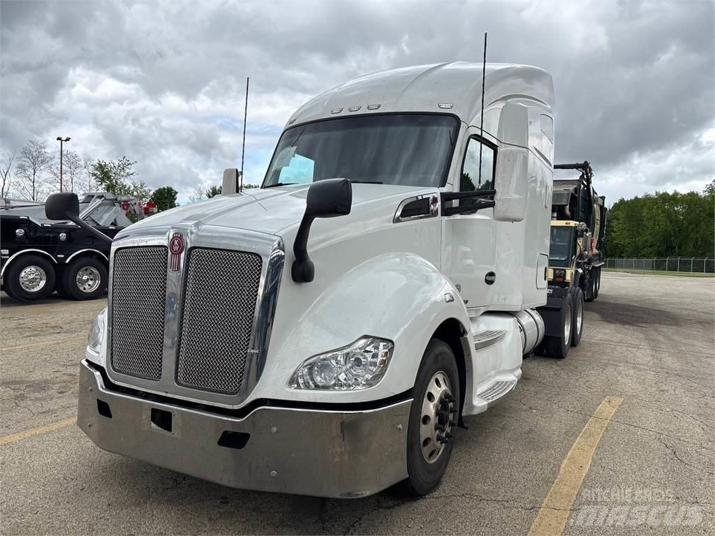 Kenworth T680 Тягачі