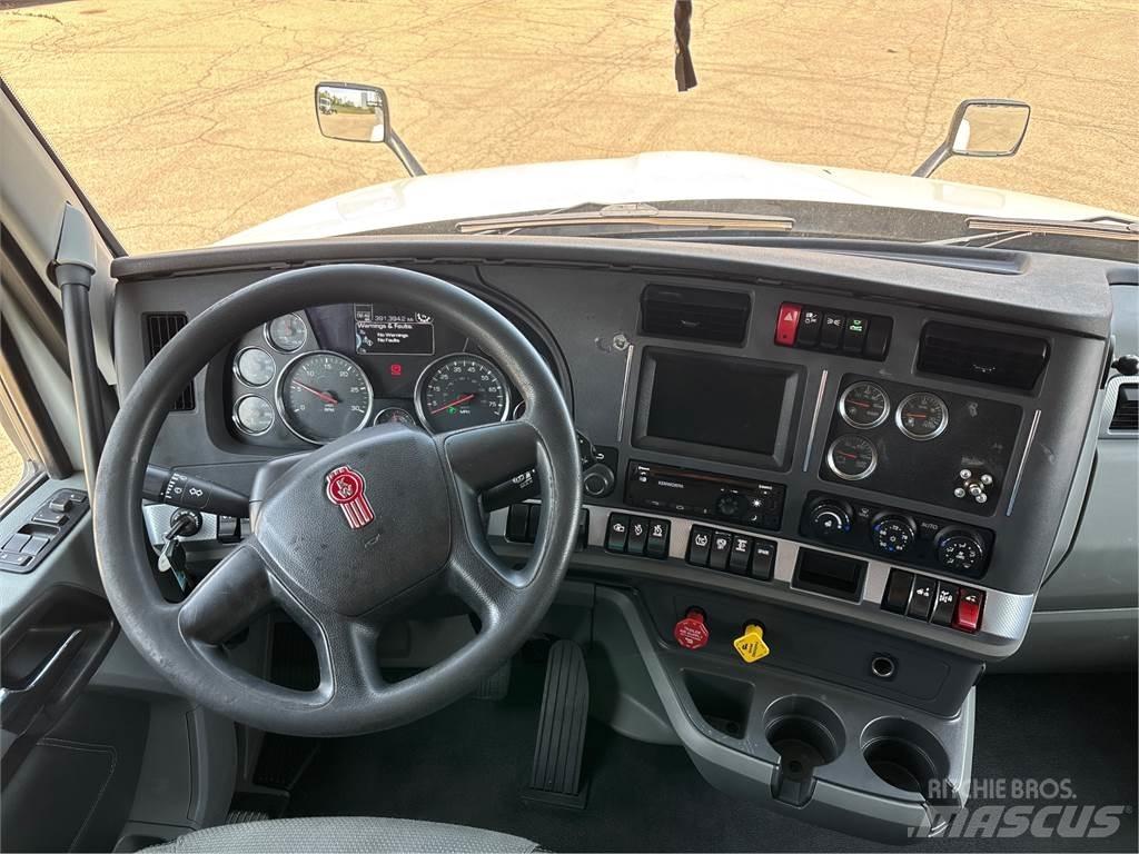 Kenworth T680 Тягачі