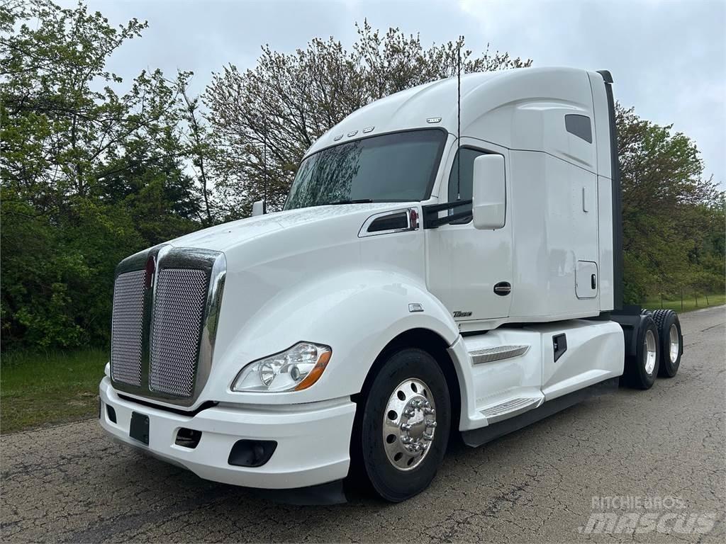 Kenworth T680 Тягачі