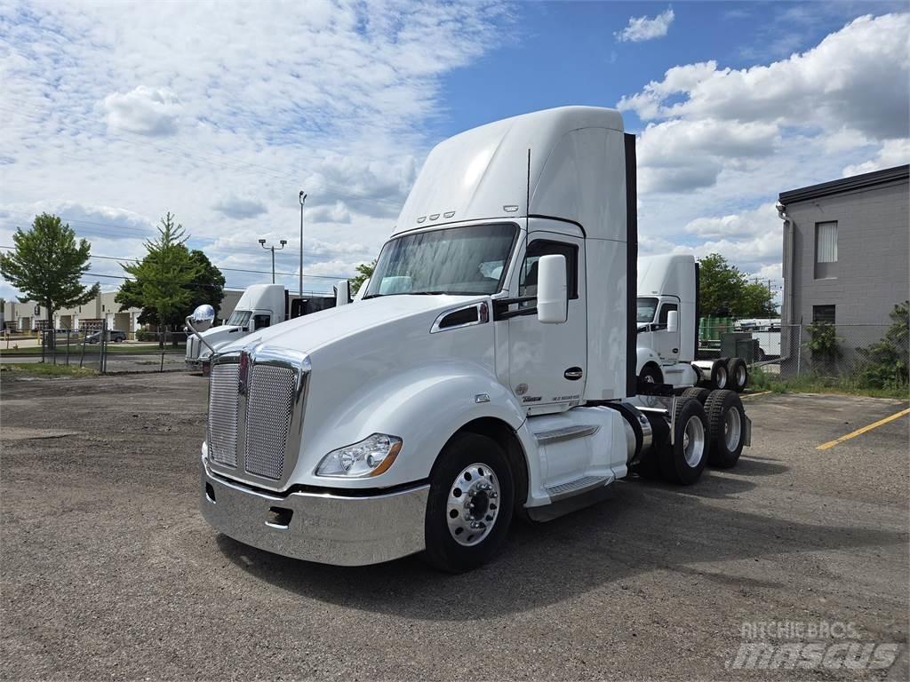 Kenworth T680 Тягачі