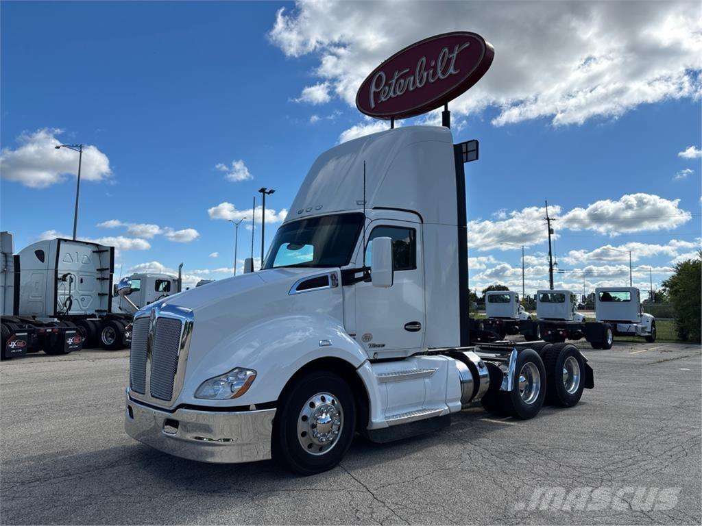 Kenworth T680 Тягачі