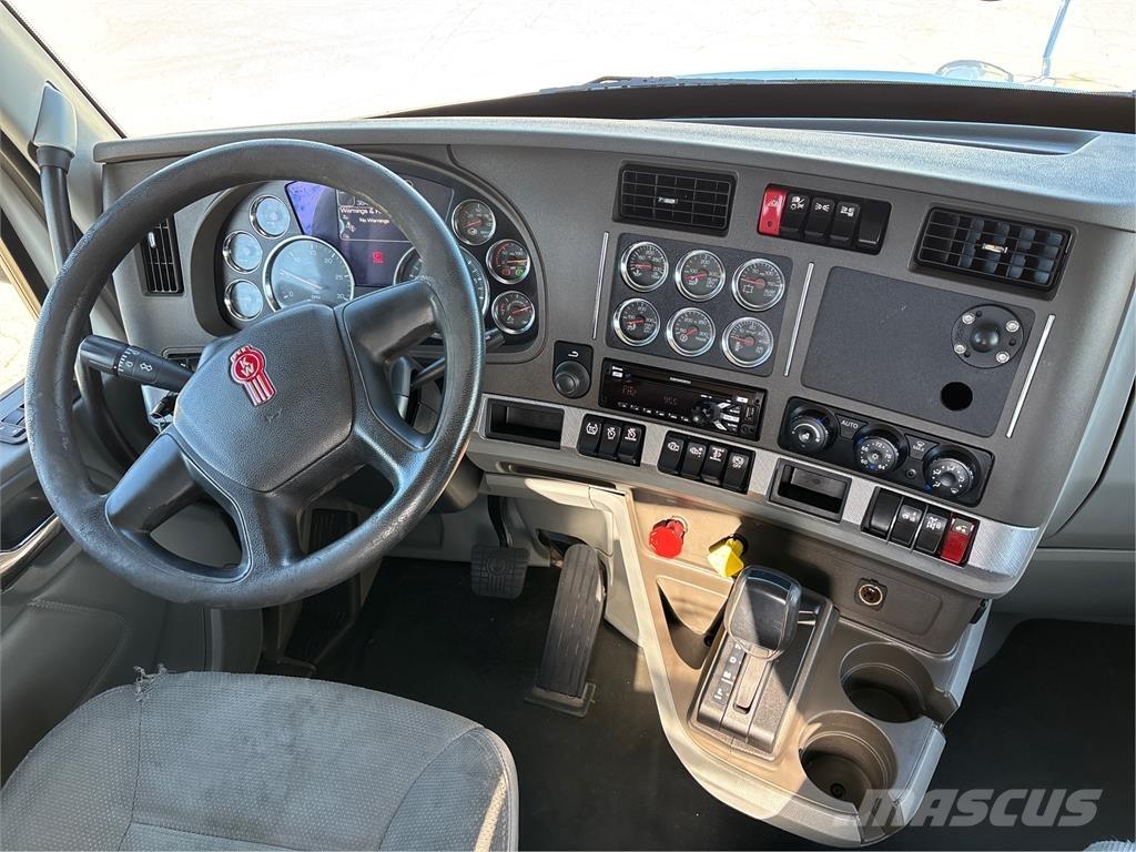 Kenworth T680 Тягачі