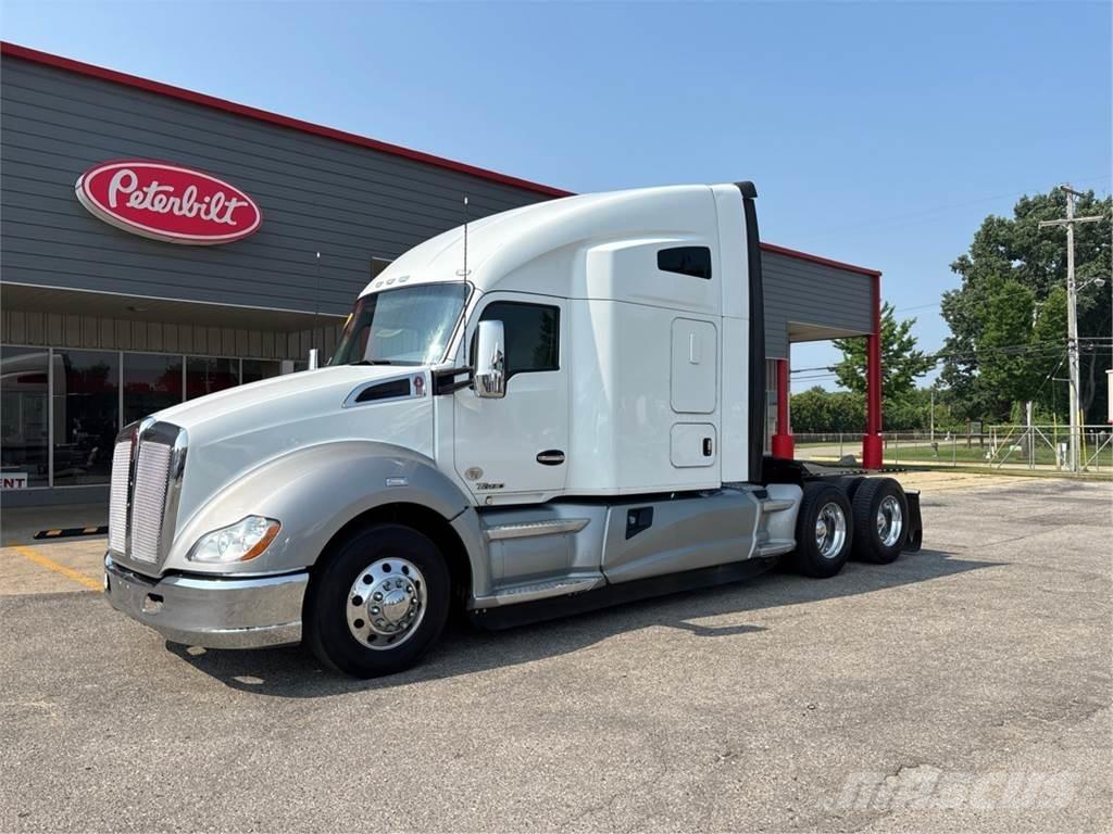Kenworth T680 Тягачі
