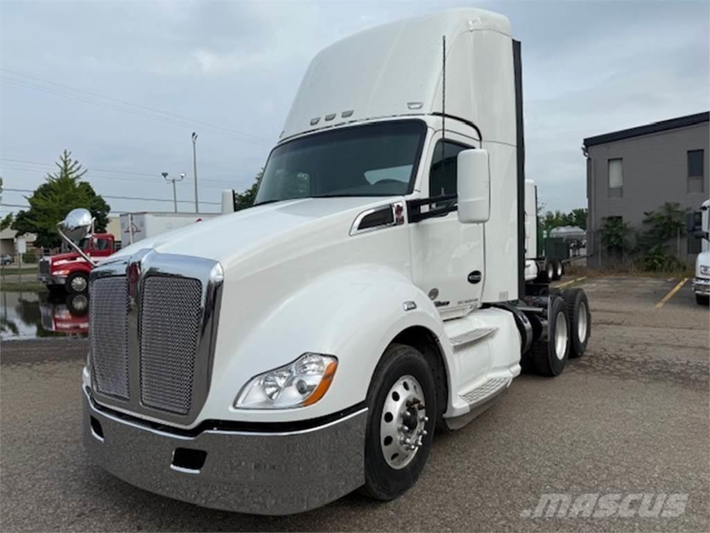 Kenworth T680 Тягачі
