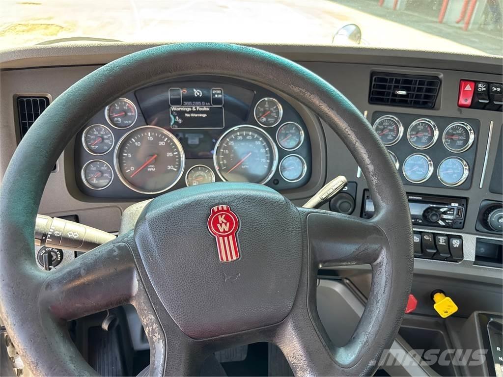 Kenworth T680 Тягачі