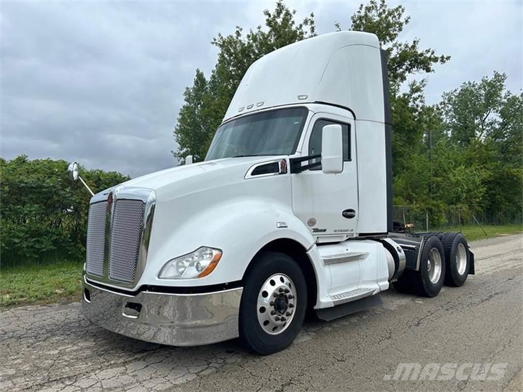 Kenworth T680 Тягачі