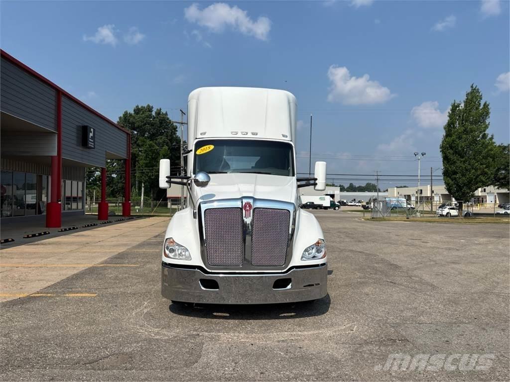 Kenworth T680 Тягачі