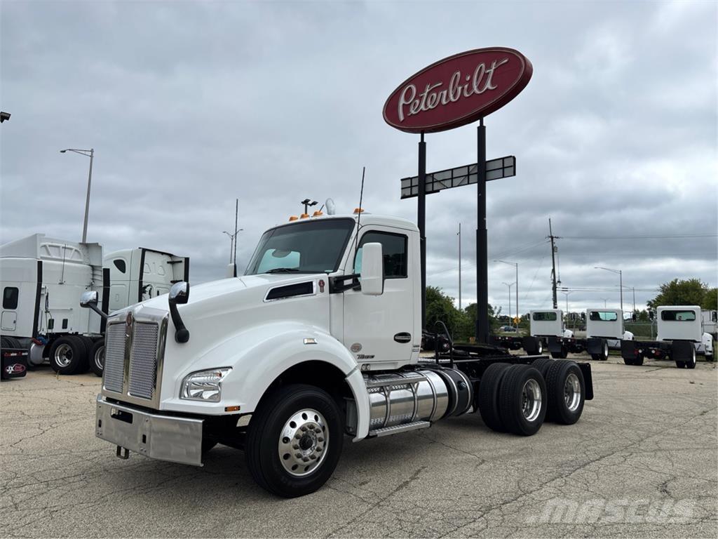 Kenworth T880 Тягачі