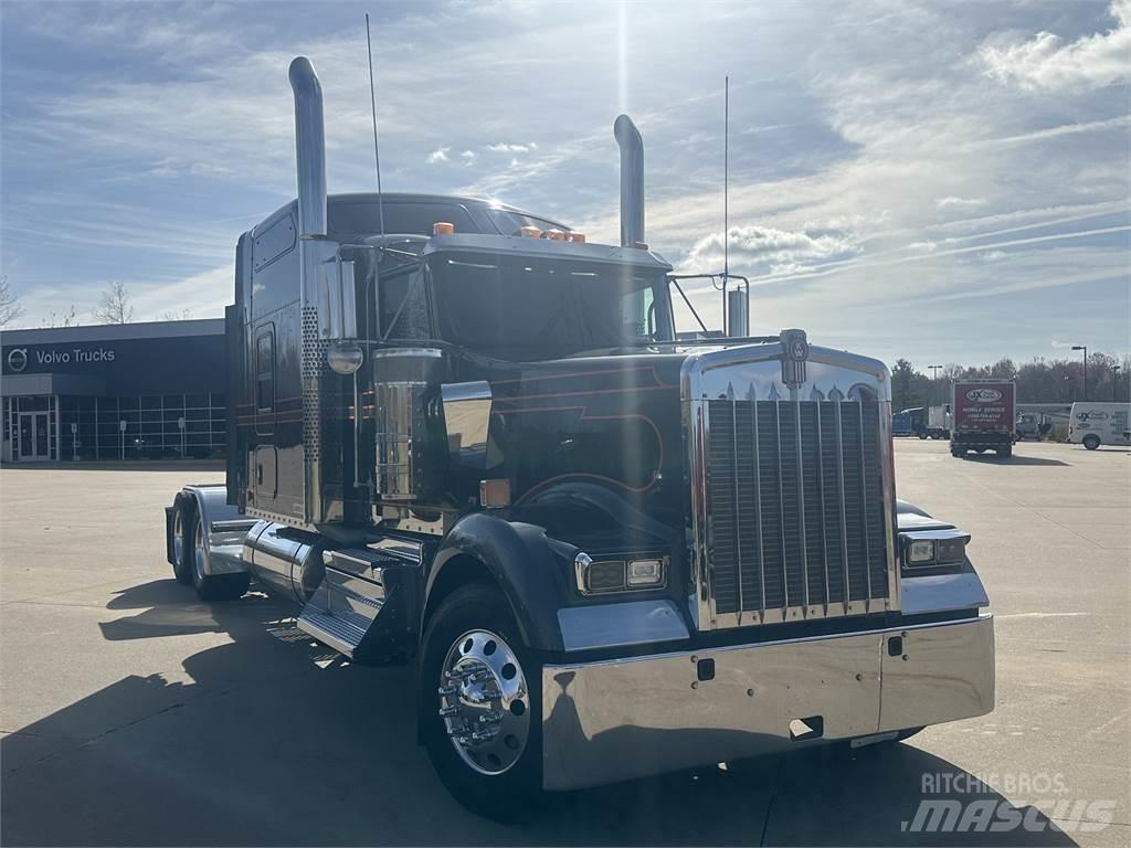 Kenworth W900 Тягачі