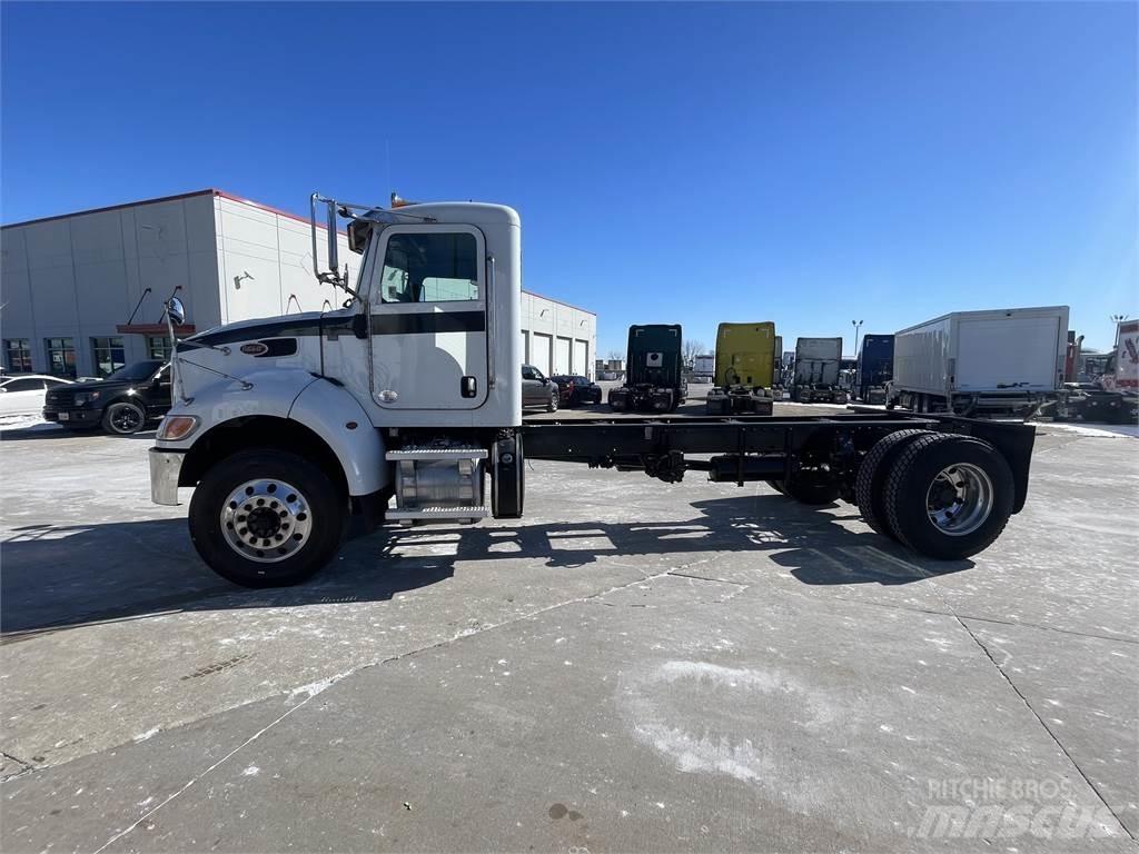 Peterbilt 337 Шасі з кабіною