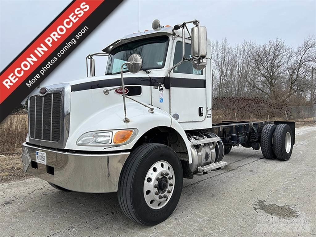 Peterbilt 337 Шасі з кабіною