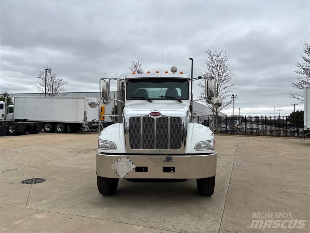 Peterbilt 337 Шасі з кабіною