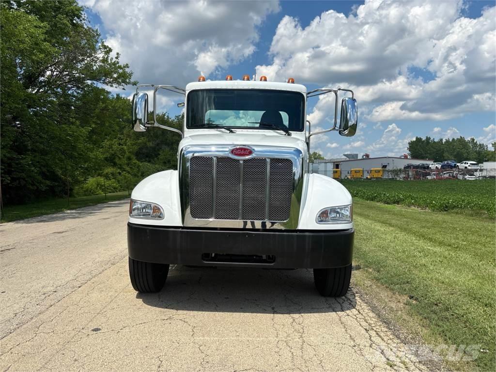 Peterbilt 337 Шасі з кабіною
