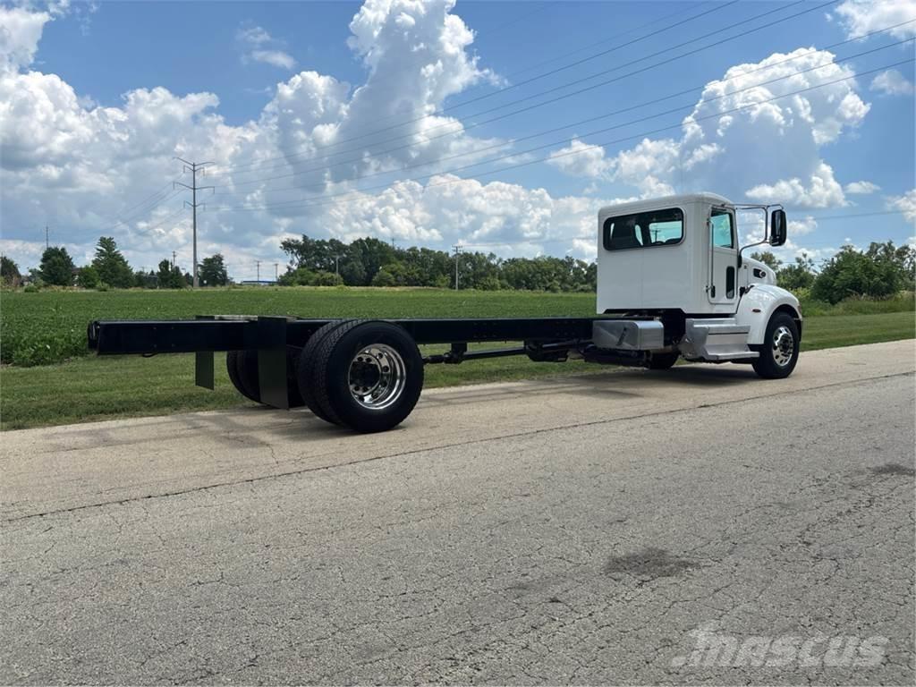 Peterbilt 337 Шасі з кабіною
