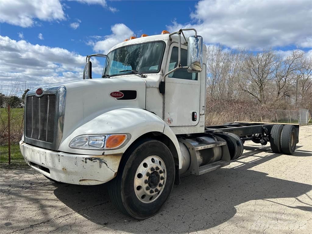 Peterbilt 337 Шасі з кабіною