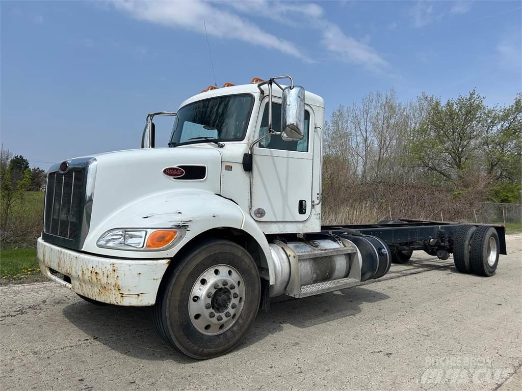 Peterbilt 337 Шасі з кабіною