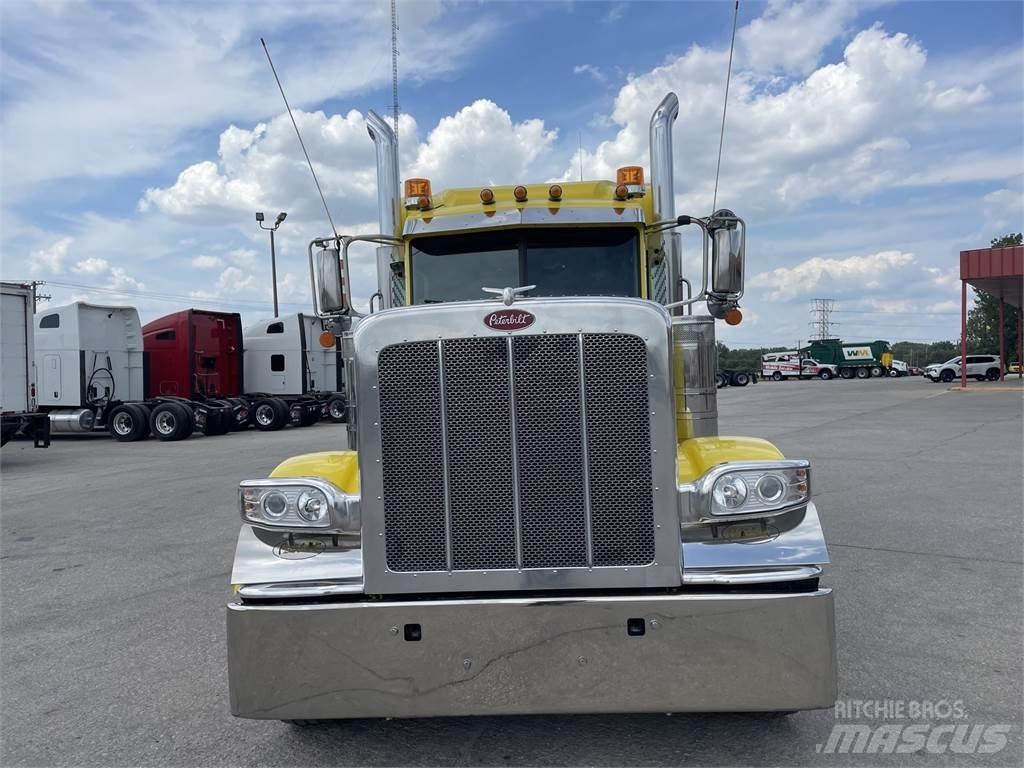 Peterbilt 389 Тягачі